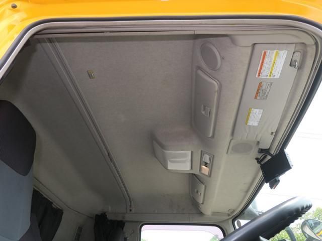 MITSUBISHI FUSOU SUPER GREAT 2016