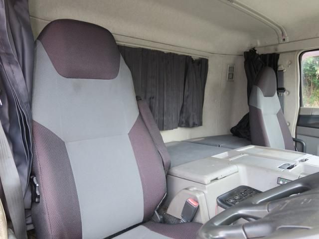 MITSUBISHI FUSOU SUPER GREAT 2016