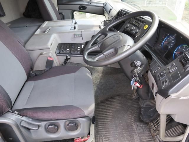 MITSUBISHI FUSOU SUPER GREAT 2016