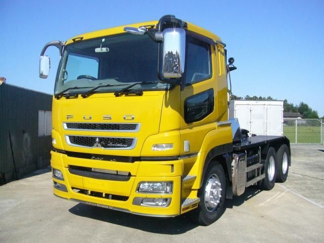 MITSUBISHI FUSOU SUPER GREAT 2015