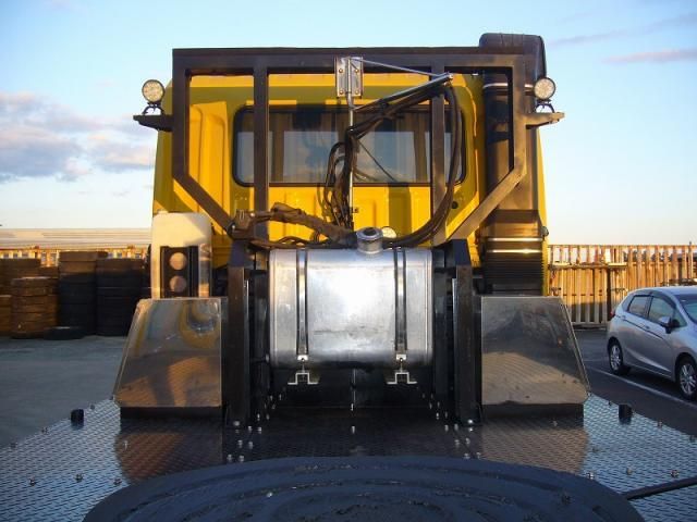 MITSUBISHI FUSOU SUPER GREAT 2015