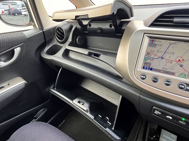 HONDA FIT HYBRID 2010