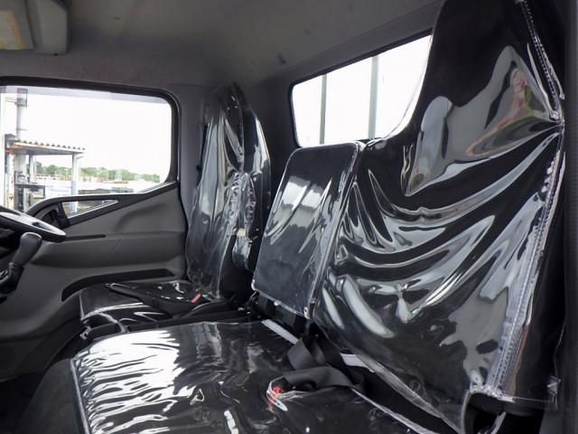 MITSUBISHI CANTER 2021