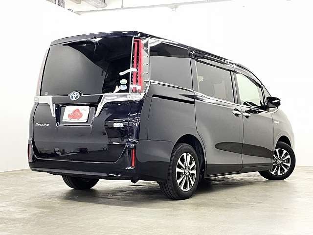 TOYOTA ESQUIRE HYBRID 2018