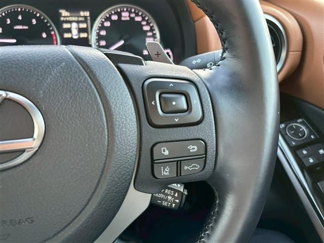 TOYOTA LEXUS IS300h 2021