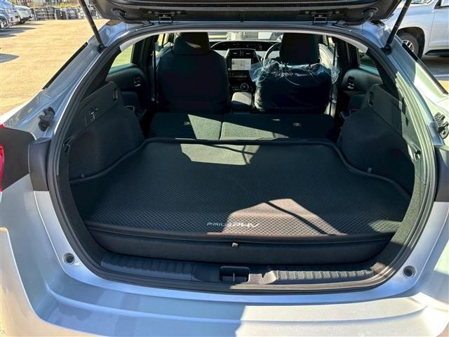 TOYOTA PRIUS PHV 2022