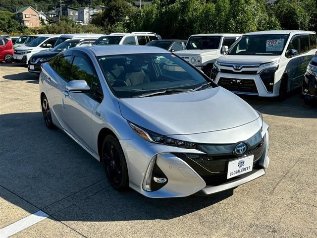 TOYOTA PRIUS PHV 2022