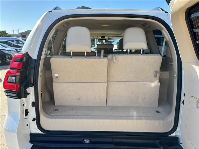 TOYOTA LANDCRUISER PRADO 2023