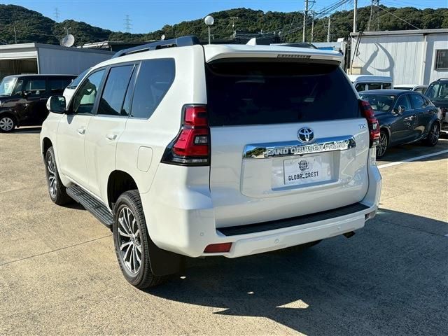 TOYOTA LANDCRUISER PRADO 2023