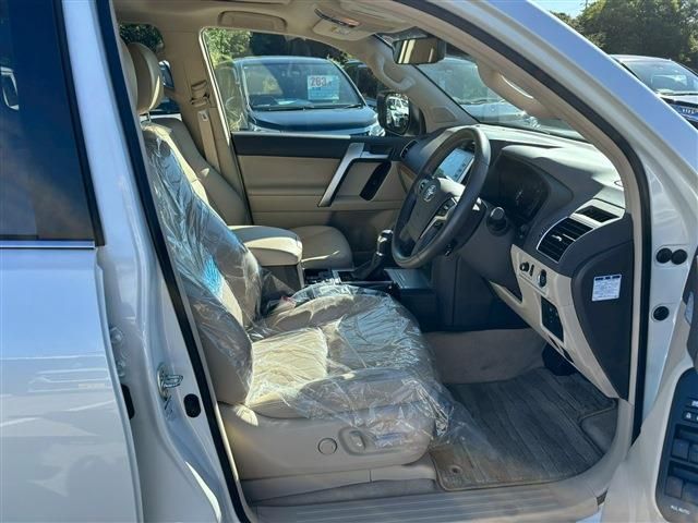 TOYOTA LANDCRUISER PRADO 2023