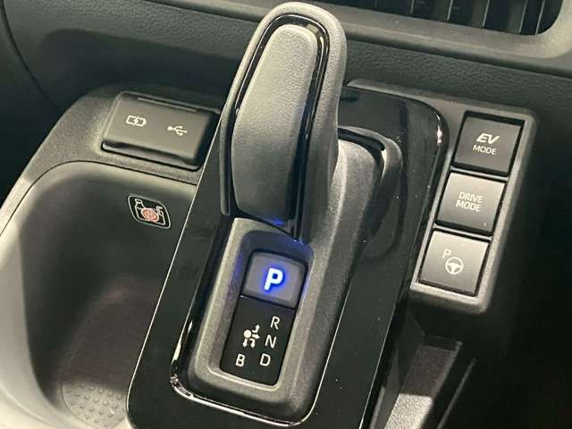 TOYOTA SIENTA HYBRID 2023