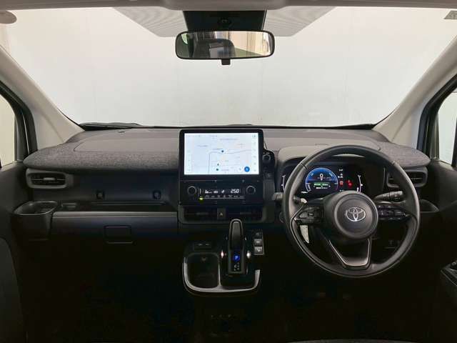 TOYOTA SIENTA HYBRID 2023