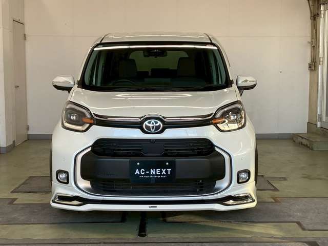 TOYOTA SIENTA HYBRID 2023