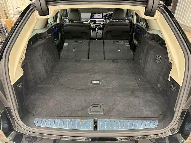 BMW BMW 5series TOURING 2018