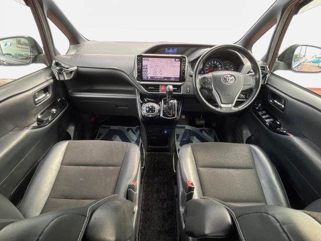 TOYOTA NOAH 2019