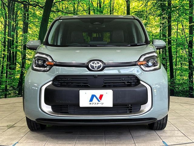 TOYOTA SIENTA HYBRID 2024