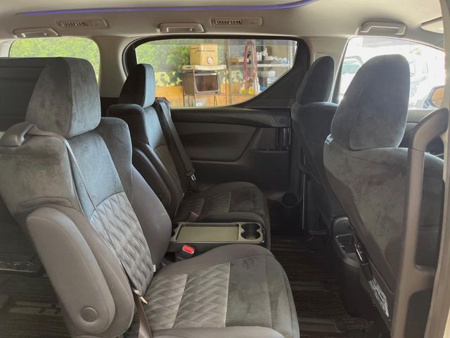 TOYOTA VELLFIRE 2018