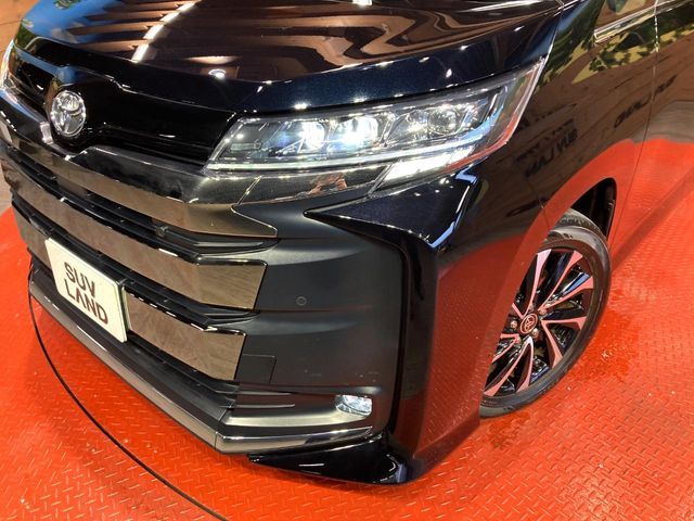 TOYOTA NOAH 2024