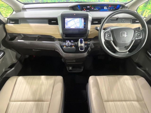 HONDA FREED HYBRID 2017