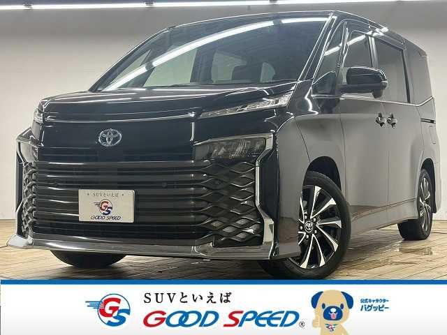 TOYOTA VOXY HYBRID 2022