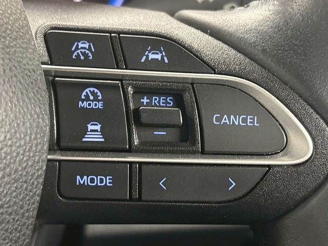 TOYOTA VOXY HYBRID 2022