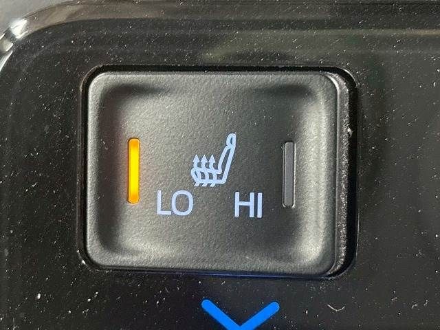 TOYOTA VOXY HYBRID 2022