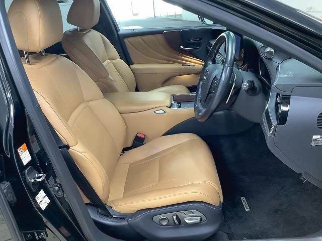 TOYOTA LEXUS LS500 2022