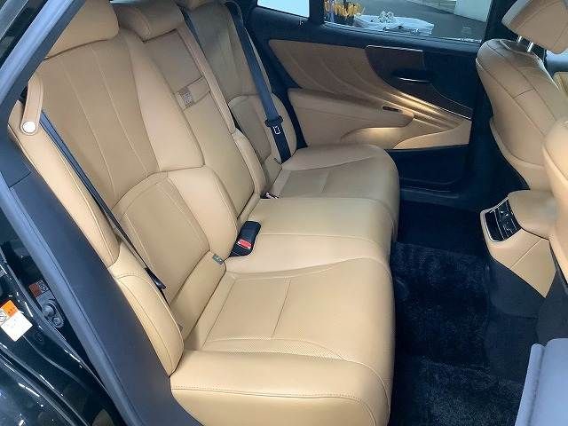 TOYOTA LEXUS LS500 2022