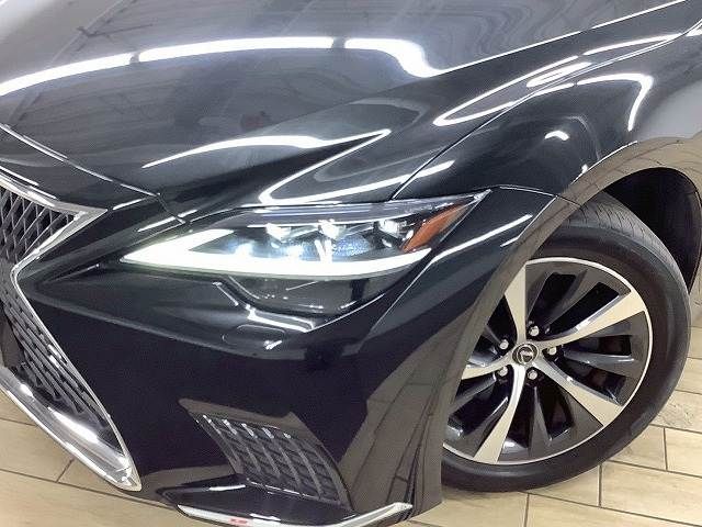 TOYOTA LEXUS LS500 2022