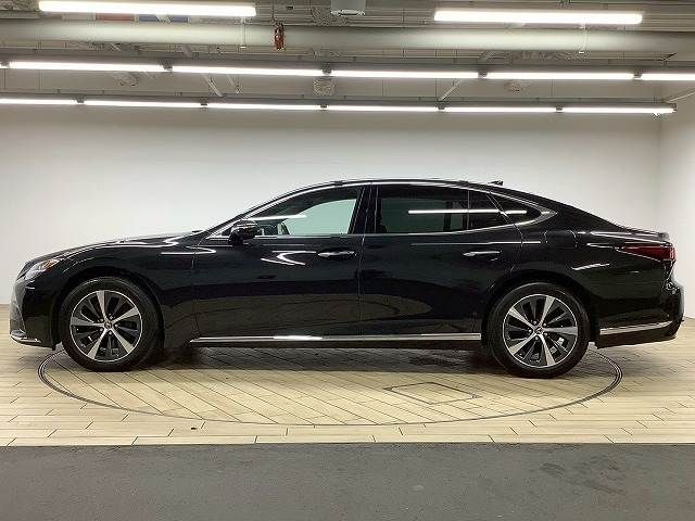 TOYOTA LEXUS LS500 2022