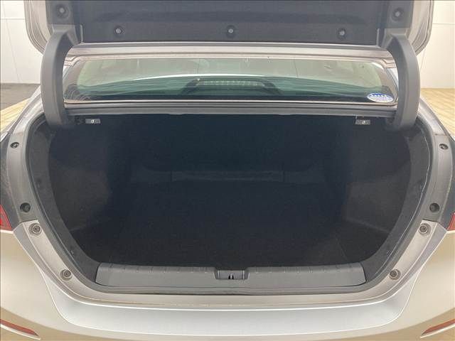 HONDA INSIGHT sedan 2019