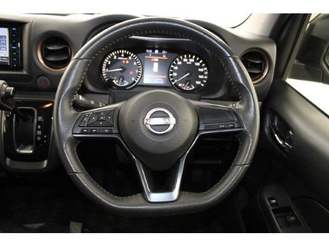 NISSAN NV350 CARAVAN 2022