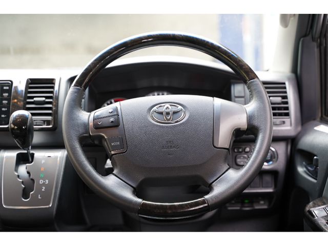 TOYOTA HIACE van 4WD 2016