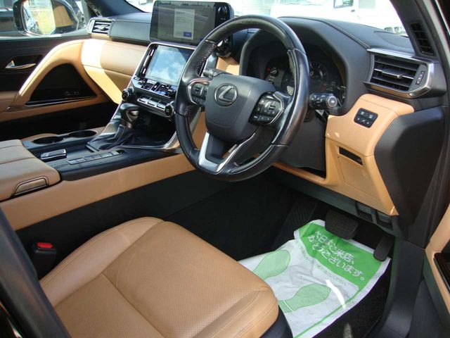 TOYOTA LEXUS LX600 2023