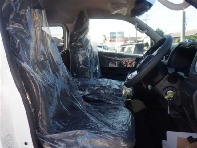 NISSAN CARAVAN van 2WD 2025