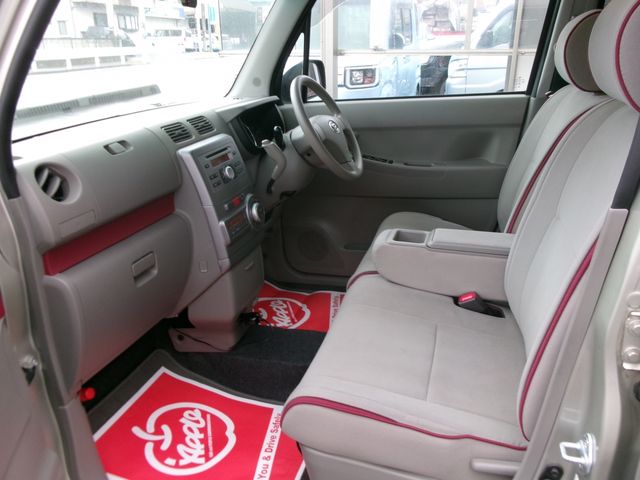DAIHATSU MOVE CONTE 2011