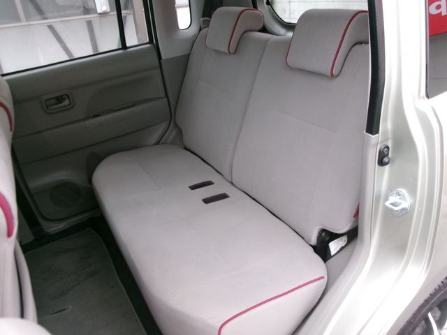 DAIHATSU MOVE CONTE 2011