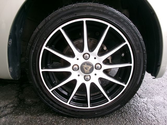 DAIHATSU MOVE CONTE 2011