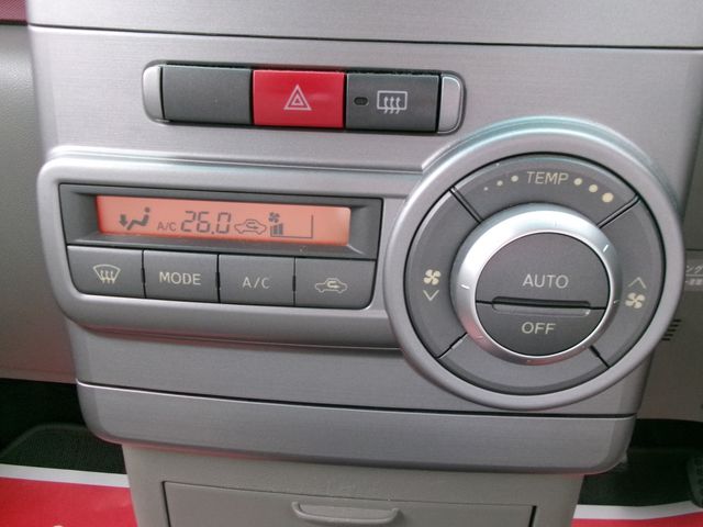 DAIHATSU MOVE CONTE 2011