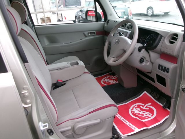 DAIHATSU MOVE CONTE 2011