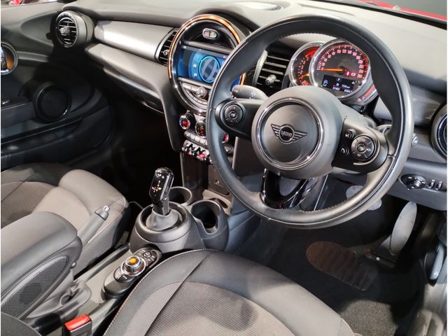 BMW MINI COOPER D 2020