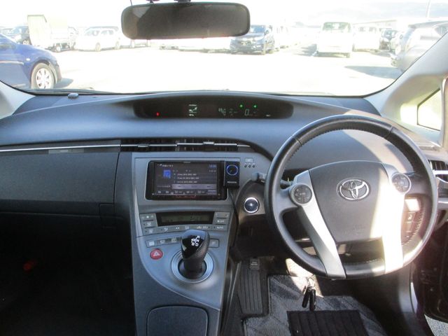 TOYOTA PRIUS 2012