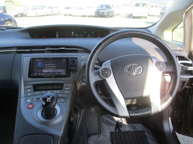 TOYOTA PRIUS 2012