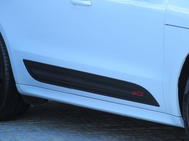 PORSCHE PORSCHE Macan 2025