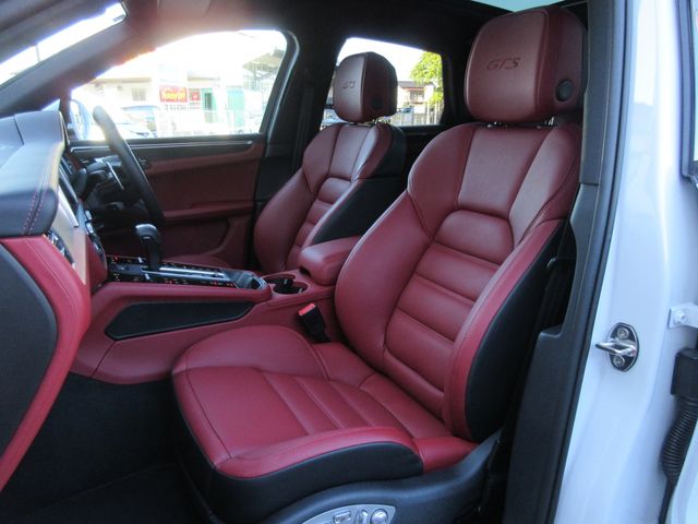 PORSCHE PORSCHE Macan 2025