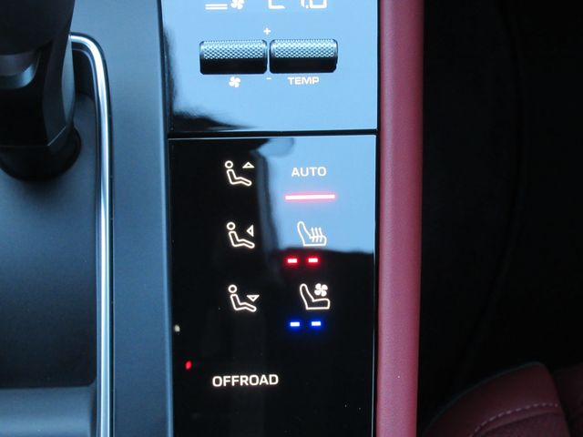 PORSCHE PORSCHE Macan 2025