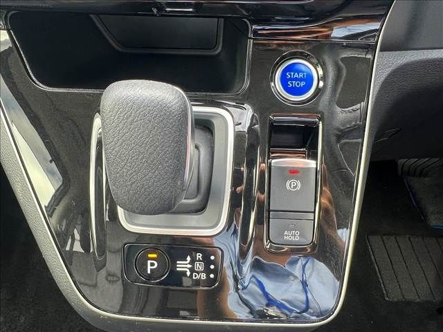 NISSAN SERENA  WG 2022