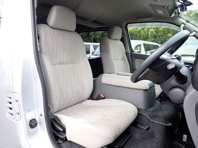 NISSAN NV350 CARAVAN WAGON 2018