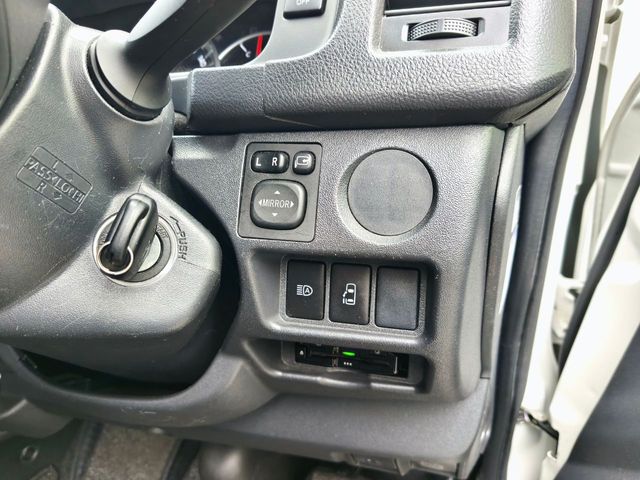 TOYOTA HIACE wagon 2018