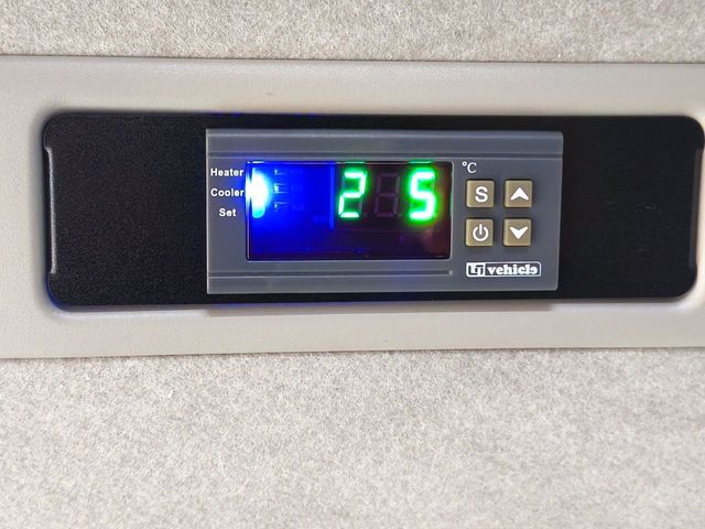 TOYOTA HIACE wagon 2018